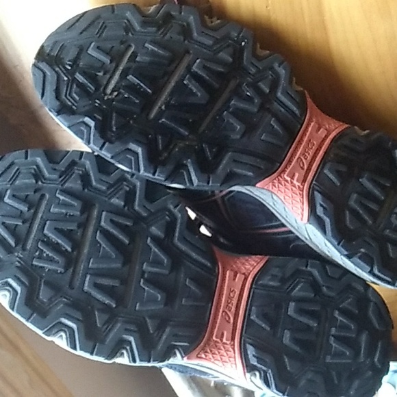 ASIC Athletic Shoes Yoga NUC  LOT Of LIFE to GIVE - Picture 6 of 16